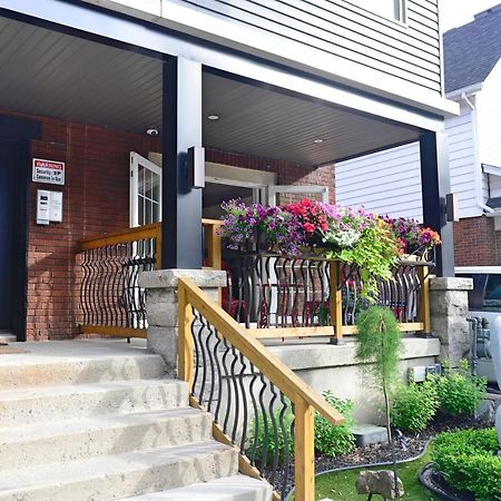Ottawa Downtown Executive Apartment Retreat With Private Balcony Near Bank Street - Sleep Max 2 Ngoại thất bức ảnh