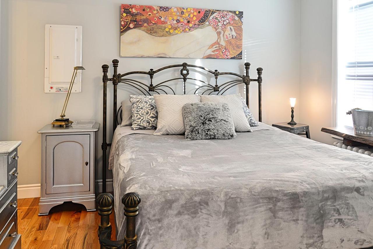 Ottawa Downtown Executive Apartment Retreat With Private Balcony Near Bank Street - Sleep Max 2 Ngoại thất bức ảnh