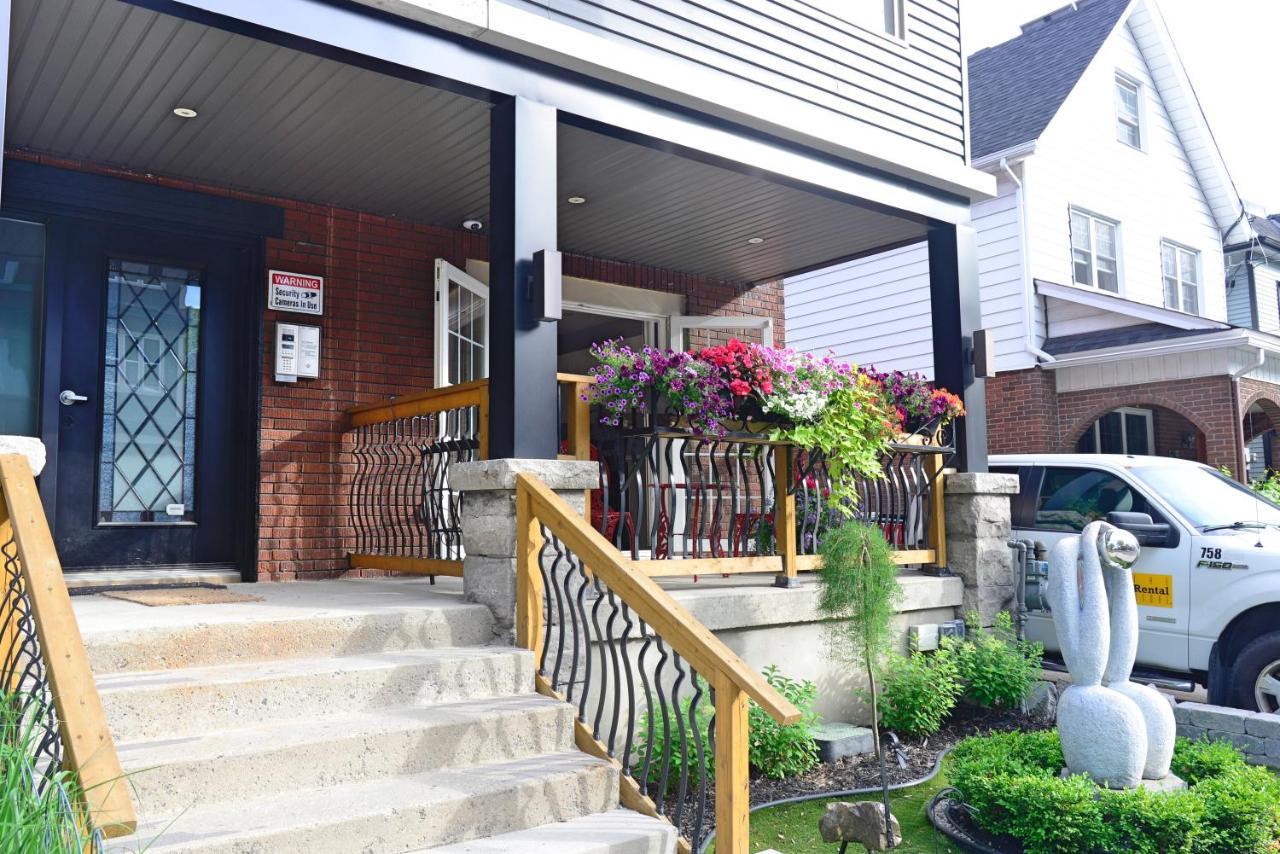 Ottawa Downtown Executive Apartment Retreat With Private Balcony Near Bank Street - Sleep Max 2 Ngoại thất bức ảnh