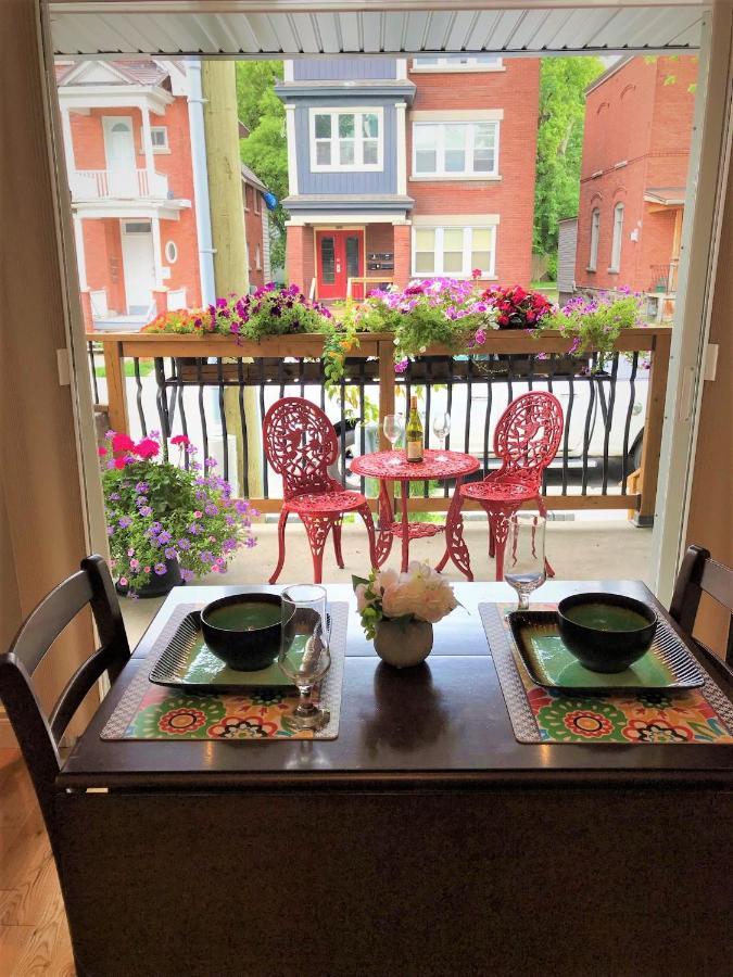 Ottawa Downtown Executive Apartment Retreat With Private Balcony Near Bank Street - Sleep Max 2 Ngoại thất bức ảnh