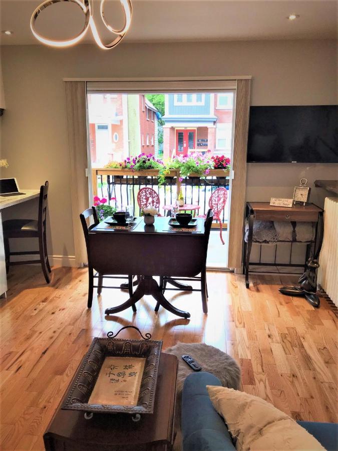 Ottawa Downtown Executive Apartment Retreat With Private Balcony Near Bank Street - Sleep Max 2 Ngoại thất bức ảnh