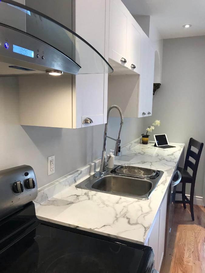 Ottawa Downtown Executive Apartment Retreat With Private Balcony Near Bank Street - Sleep Max 2 Ngoại thất bức ảnh