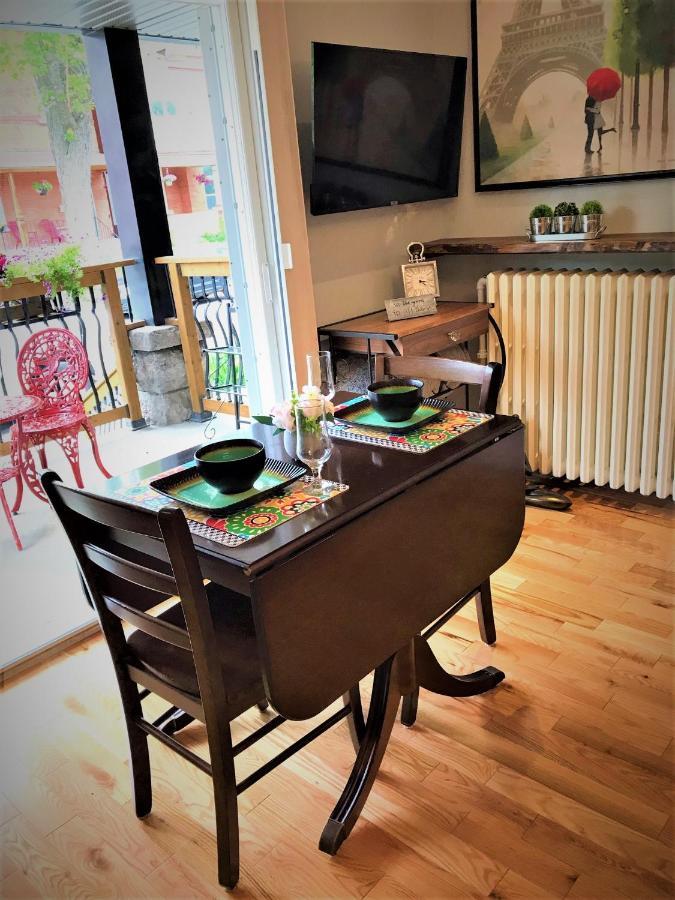 Ottawa Downtown Executive Apartment Retreat With Private Balcony Near Bank Street - Sleep Max 2 Ngoại thất bức ảnh