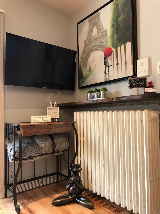 Ottawa Downtown Executive Apartment Retreat With Private Balcony Near Bank Street - Sleep Max 2 Ngoại thất bức ảnh